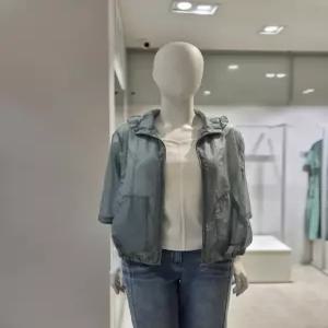 베스띠벨리 백 레터링 포인트 후드 점퍼 BKMAE2179 733745