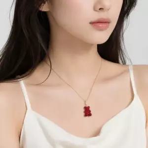 크리스탈헤이즈 노스텔지아 베어 펜던트 페이브 레드 벨벳 여성 참