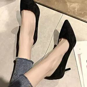 스웨이드 소재 여성 뾰족 7cm 5cm 블랙 미들힐 구두 하이힐 CAF7C