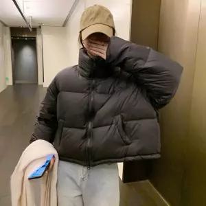 여성 겨울 외출 하이넥 크롭 스타일 볼륨 퀄팅 트렌디 패딩 점퍼