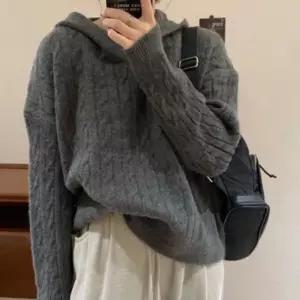 여성 따뜻한 간절기 캐주얼 데일리 은은한 꽈배기 가볍고 루즈핏 니트 후드
