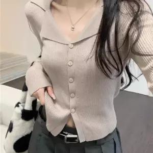여리핏 골지 카라 니트 가디건 브이넥 슬림핏 데일리룩