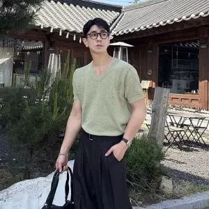 남성 부클 브이넥 세미 머슬핏 반팔 니트