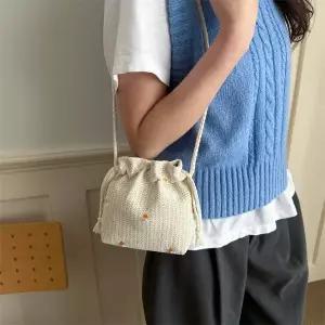 여성 니트 복조리백 미니 크로스백 뜨개 스트링 데일리 자수 가방 KK1065
