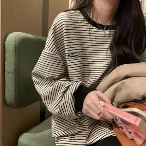배색스트라이프 루즈핏 레이어드 긴팔티 데일리룩