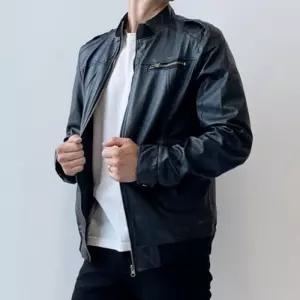 데일리룩 인조가죽 집업자켓 패션코디 남성아우터