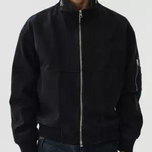 다이브인 NECK ZIP DETAIL MA-1 JACKET BLACK 6036002
