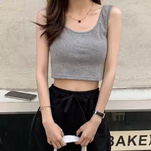 가볍고 쿨한 민소매 베이직 시크 데일리 크롭 나시
