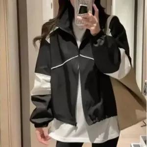 친절한탄씨 바람막이 바람막이 얇은 외출 크롭 가벼운 잠바 배색 간절기 봄가을 여성 점퍼 필수템