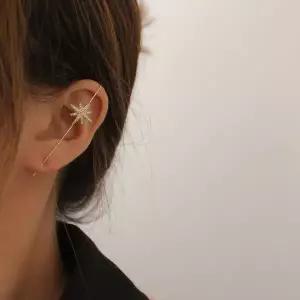 [미라클세븐]신상오픈런 스파크 크롤러 후크 귀걸이 포인트 아이템 은침