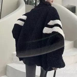 두줄양털점퍼 여자 2컬러 두줄 배색 박시핏 겨울 하이 뽀글이점퍼