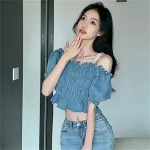 여성용 데님 나시 여름 오프숄더 숏 데님 블라우스 셔링 허리 라인 러플 디테일 캐주얼 섹시 매력적인 E28