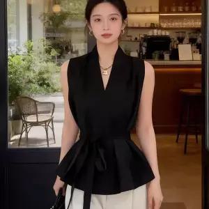 여성 브이넥 리본 허리끈 슬림핏 페플럼 민소매 블라우스 오피스룩 나시 셔츠 Q0062308