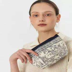 헤지스 액세서리 26FW [H.Toile] 뜨왈드주이 캔버스 미니 파우치 HIWA6F411N2