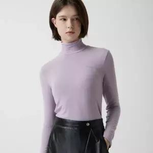 [롯데백화점]쥬크 터틀넥 백 버튼 슬림 티셔츠 Z254MSM010