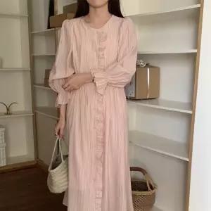 [아리엘스타일] 프릴디테일 세로스트라이프 여리핏원피스 헤이시원피스