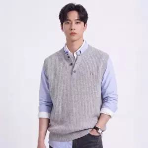 [AK분당점] [헤지스남성] 남성 로고자수 울캐시미어 니트 베스트 HZSW6D361G1