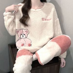 스마일 홈웨어 극세사 여자 수면잠옷 겨울 포근한