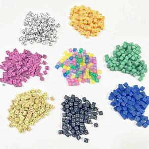 12가지 색상, 100개, 5mm 크기의 투명한 미니 D6 아크릴 각진 육면체 주사위, 보드 게임 액세서리용 표준 육면체.