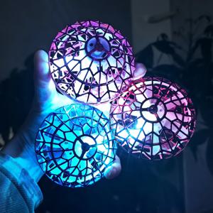 회전 플라이볼, 야간 조명 서스펜션 볼, 리턴 핸드 던지기, 회전, 감압 UFO, 참신한 빛나는 어린이 선물
