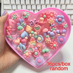 36Pcs 어린이 귀여운 공주 반지 수지 만화 보석 꽃 모양 반지 세트 소녀 생일 선물을위한 크리 에이 티브 액세서리 장난감