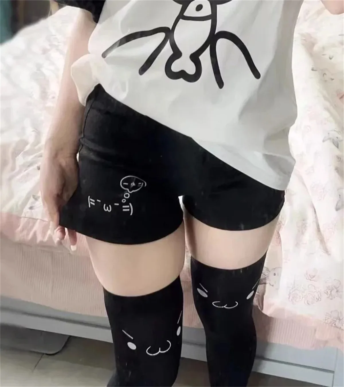 여성용 귀여운 반바지 Kawaii Kaomoji 프린트 짧은 바지 블랙 Y2k 캐주얼 반바지 한국 일본 패션 여름 옷 2026