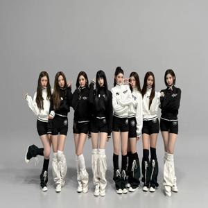 Hearts2Hearts 여성 댄스 공연 의상 레깅스 자켓 스웨트셔츠 앙상블 봄 2026 트렌디 에스닉 무대 의상