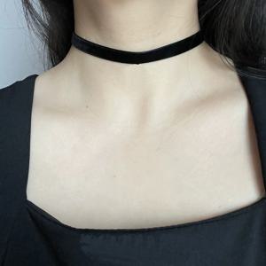 심플한 빈티지 블랙 벨벳 스트랩 초커 넥밴드 초커 넥밴드 짧은 쇄골 네크라인 액세서리