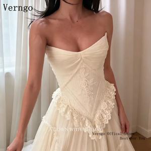 Verngo Boho Strapless 긴 소매 웨딩 드레스 레이스 코르셋 라인 신부 가운 요정 숲 우아한 신부 드레스 맞춤형