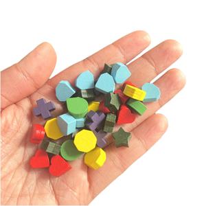 100PCS 10mm 나무 게임 토큰 - 보드 게임, 체스, 카드 마커 및 탁상용 액세서리를 위한 하트, 다이아몬드, 십자가, 별 모양