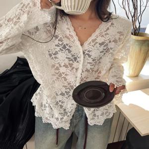 봄 V 넥 속이 빈 레이스 루즈 한 카디건 여성용 섹시하고 약간 투명한 탑