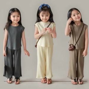 1pcs 여름 아동 의류 세트 소녀 어린이 유아 의류 솔리드 컬러 티셔츠 탱크 탑 + 길이 바지 아기 소녀 옷
