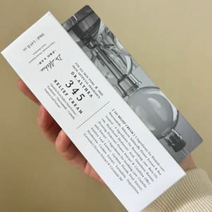345 항산화 스킨케어 크림은 피부 깊숙이 수분을 공급하고 손상된 피부 장벽을 복구하며, 민감하고 여드름이 발생하기 쉬운 피부에 진정 효과를 제공합니다.