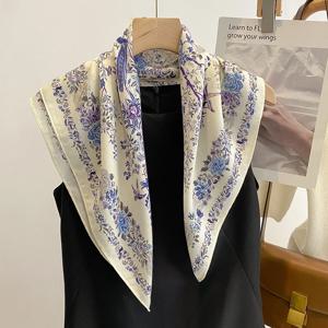 1pc 70cm 얇은 버전 스퀘어 스카프 여성 꽃 프린트 디자인 반다나 레이디 스카프 머리띠 손수건 헤어 럭셔리 브랜드 Hijab