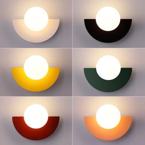 배경 홈 장식 벽 램프 플라스틱 공 전등 갓 G9 전구 라운드 Sconce 빛 LED 침실 복도 밤 Sconce 광택