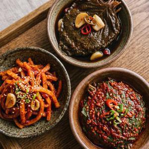입맛 돋우는 밑반찬 무말랭이무침 1kg+양념깻잎 1kg+간장깻잎 1kg