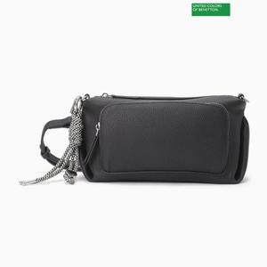 베네통 소가죽 자가드 키링 미들백 BCBG06541