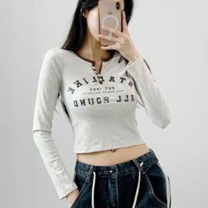 [옷자락] 여자 Y2K 배색 반버튼 레터링 슬림핏 배꼽티 티셔츠
