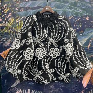 [르니앤맥코이]레이스카라소매볼륨자수블라우스MN05BL702_IC