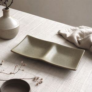 모스 그린 이절판 (가로 22.5 cm) 분청 나눔접시 반찬접시 분청 소스접시 반찬그릇