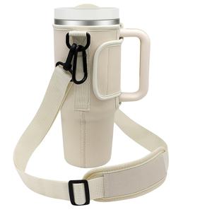 TEMU 40/30 Oz 텀블러용 캐리어 가방, 조절 가능한 어깨 스트랩과 안전 버클이 있는 물 파우치가 특징이며, 네오프렌 소재로 제작되어 하이킹, 여행 및 캠핑에 적합합니다. 블랙 컵 액세서리