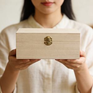 TEMU 1 미완성 나무 상자 (힌지 뚜껑 및 전면 래치 잠금장치 포함), 대형 보석 보관용 나무 상자, 직사각형 무도장 나무 상자, 공예, 예술 선물, 보물, 보석 및 홈 스토리지 취미용, 보석 상자