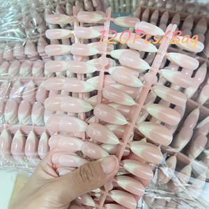 TEMU 120개/5세트 미디엄 롱 아몬드형 옴브레 화이트 네일 스티커, 옴브레 누드 & 밀키 화이트, 완벽한 핏의 아몬드형 아크릴 젤 네일 팁, 누르는 방식의 네일 스트립, 프렌치 매니큐어, 여성용 및 일상 업무 및 파티용