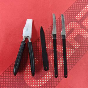 전문 스테인리스 스틸 네일 케어 도구 세트 4pcs - 헤비 듀티 손톱깎이, 손톱 줄이기 및 도구, 발용 굳은살 스크레이퍼, 손톱 줄이기 포함 - 클래식 블랙 핸들, 남성 여성 노인에게 적합, 아버지의 날 선물, 할로윈 선물