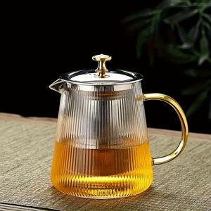 대용량 유리 찻잔 또는 커피 머그 1개입. 18.5Oz, 25.3Oz, 32Oz 사이즈로 제공되며, 레트로 디자인과 내구성이 뛰어난 내열성 구조를 특징으로 합니다. 다양한 종류의 차를 추출하기 위해 스테인리스 스틸 필터가 포함되어 있습니다.