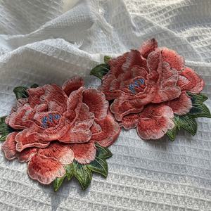 2개 멀티컬러 모란 꽃 자수 패치, 고밀도 바늘과 실 자수 스티커, 의류 장식에 매우 적합, 스카프, 모자, 가방, 휴대폰 케이스 장식 추가용으로 사용 가능
