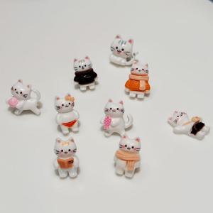 TEMU 9개 수제 레진 고양이 푸시핀 - 귀여운 흰색 고양이 | 생생한 디자인, 정교한 장인 정신 | 펠트 보드, 장식 사진 벽, 홈 분위기 | 겨울 소형 선물, 스카프 얀 볼 스웨터 책 커피 요소