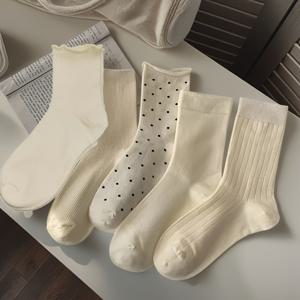 나무 귀 버섯 레이스, 폴카 도트, 단색 디자인의 여성용 중목 양말 5켤레 세트. 다용도, 편안함, 데일리웨어에 완벽한 이 한국 스타일 양말은 달콤하고 소녀스러운 매력을 풍깁니다