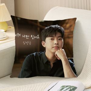 임영웅 테마 베개 커버 1개, 소파 베드 쿠션 커버용, 부드럽고 피부 친화적인 지퍼 클로저, 상징적인 배우 프린트가 있는 탈착식 세탁기 사용 가능 커버, 크리스마스 새해 현대적인 방 장식용 선물