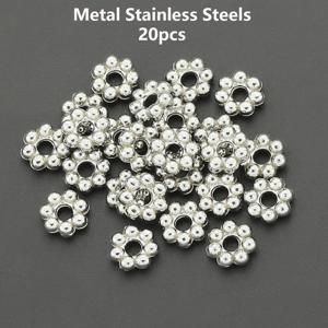 20개 304 스테인리스 스틸 꽃 모양 스페이서 비즈 약간 3mm/4mm/5mm/6mm 눈꽃 모양 스페이서 비즈 구멍 뚫린 루즈 비즈 장식 비즈 비즈 커넥터 수제 직조 목걸이 팔찌 발찌 키체인 가방 펜던트 주얼리